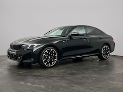 BMW 3-serie - sedan 330e | Stuurwielrand verwarmd | Elektrisch te openen en te sluiten bagageklep | Comf