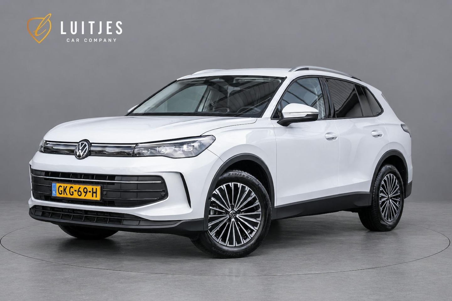 Volkswagen Tiguan - 1.5 eTSI Org.NL|Stoelkoeling&Massage|Leder|Trekhaak|Winterpack|ACC|Dealeronderhouden - AutoWereld.nl