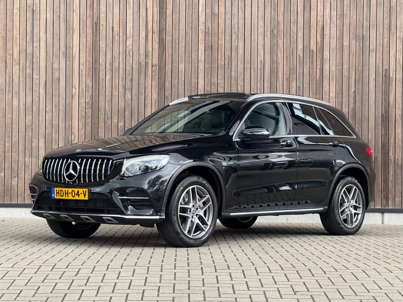 Mercedes-Benz GLC-klasse - 350e 4MATIC AMG-Line|Pano|Sidesteps - AutoWereld.nl