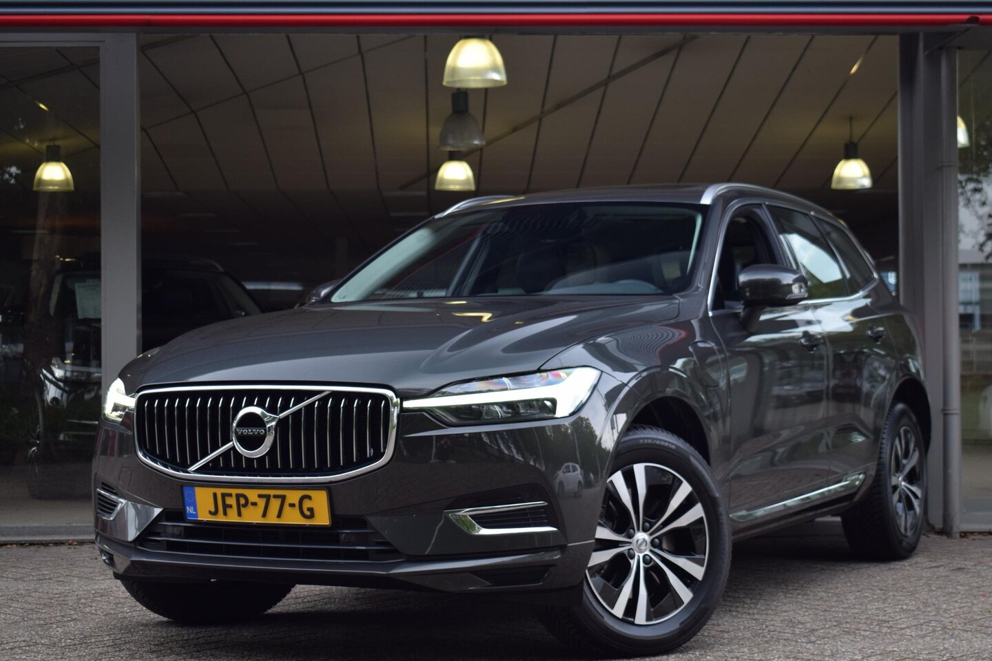 Volvo XC60 - 2.0 Recharge T6 AWD Inscription met 85% SOH|PANO - AutoWereld.nl