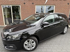 Peugeot 308 SW - 1.2 PureT.Blue L. Ex PANO / CAMERA / D-RIEM V.V. / 6 BAK / LED /