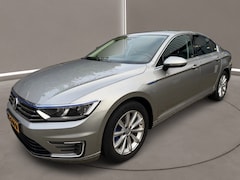 Volkswagen Passat - 1.4 TSI GTE Highline 156 Pk Automaat Airco Navi Leer Xenon 19 dkm 1e Eig