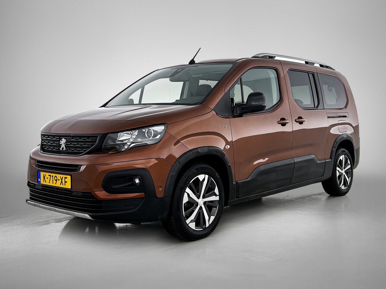 Peugeot Rifter Long - 1.2 131PK Automaat GT 7pers. * Distributie vv.bij 95Dkm * / Trekhaak / Airco-ecc. / Pdc+Ca - AutoWereld.nl