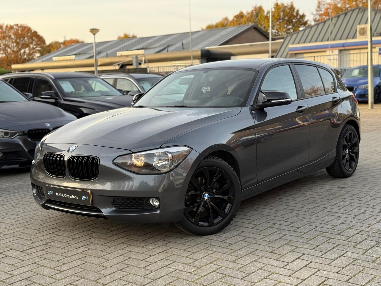 BMW 1-serie - 116i Business|Nieuwe Ketting + Klepseals|Automaat|Airco|Navigatie|Cruise control|Nette sta - AutoWereld.nl
