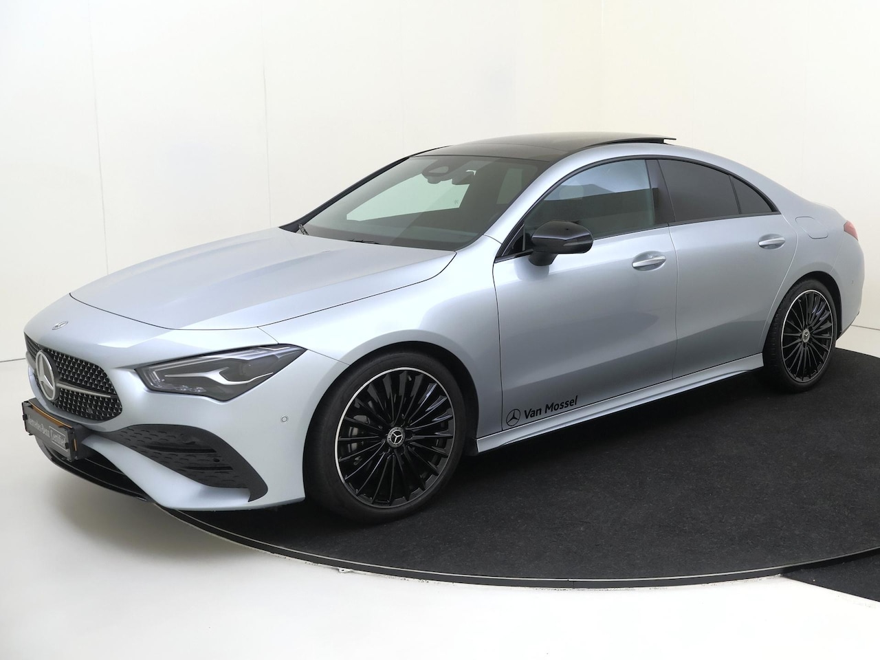 Mercedes-Benz CLA-Klasse - 180 Business Solution AMG / Panoramadak/ Night/ 19 inch - AutoWereld.nl