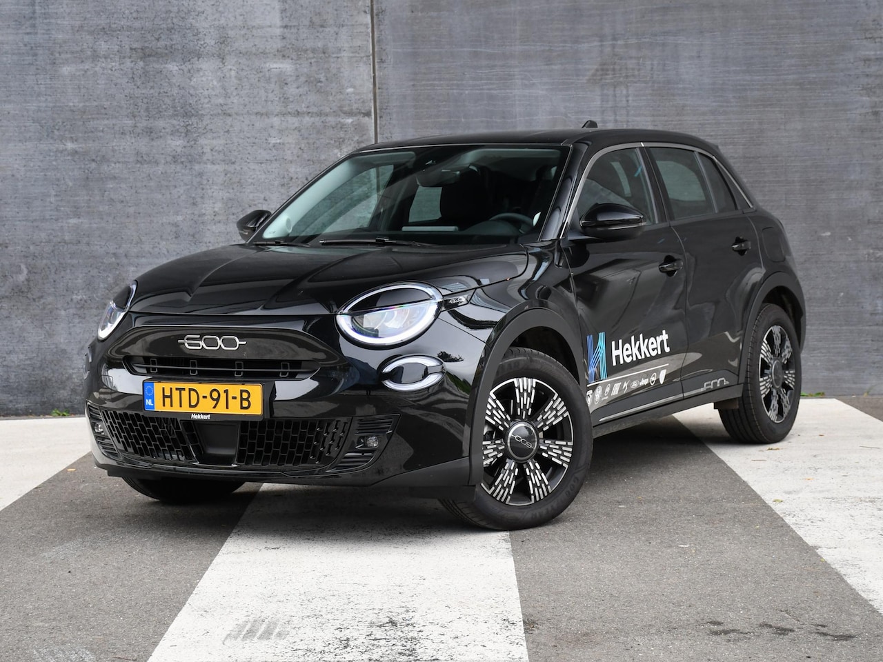 Fiat 600 - Urban 1.2 Hybrid 110pk Automaat PDC ACHTER | APPLE-CARPLAY | DAB | CLIMA | 17''LM - AutoWereld.nl