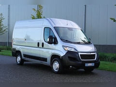 Peugeot Boxer - 335 2.2 BlueHDi 165 L2H2 Asphalt |Camera |Cruise |Navi |Airco |Trekhaak |Parkeersensoren |