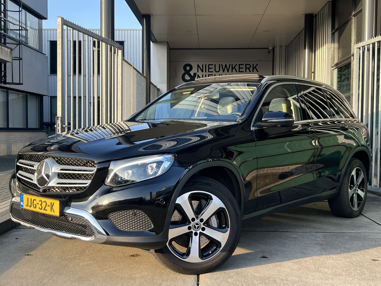 Mercedes-Benz GLC-klasse - 350e 4MATIC Ambition Hybride | LEDER | TREKHAAK | SCHUIF/KANTELDAK | 360 CAMERA | NAVI | A - AutoWereld.nl