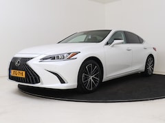 Lexus ES - 300h 35th Edition |Sunroof |Lederen Bekleding | Apple Carplay & Android Auto | Verhuur