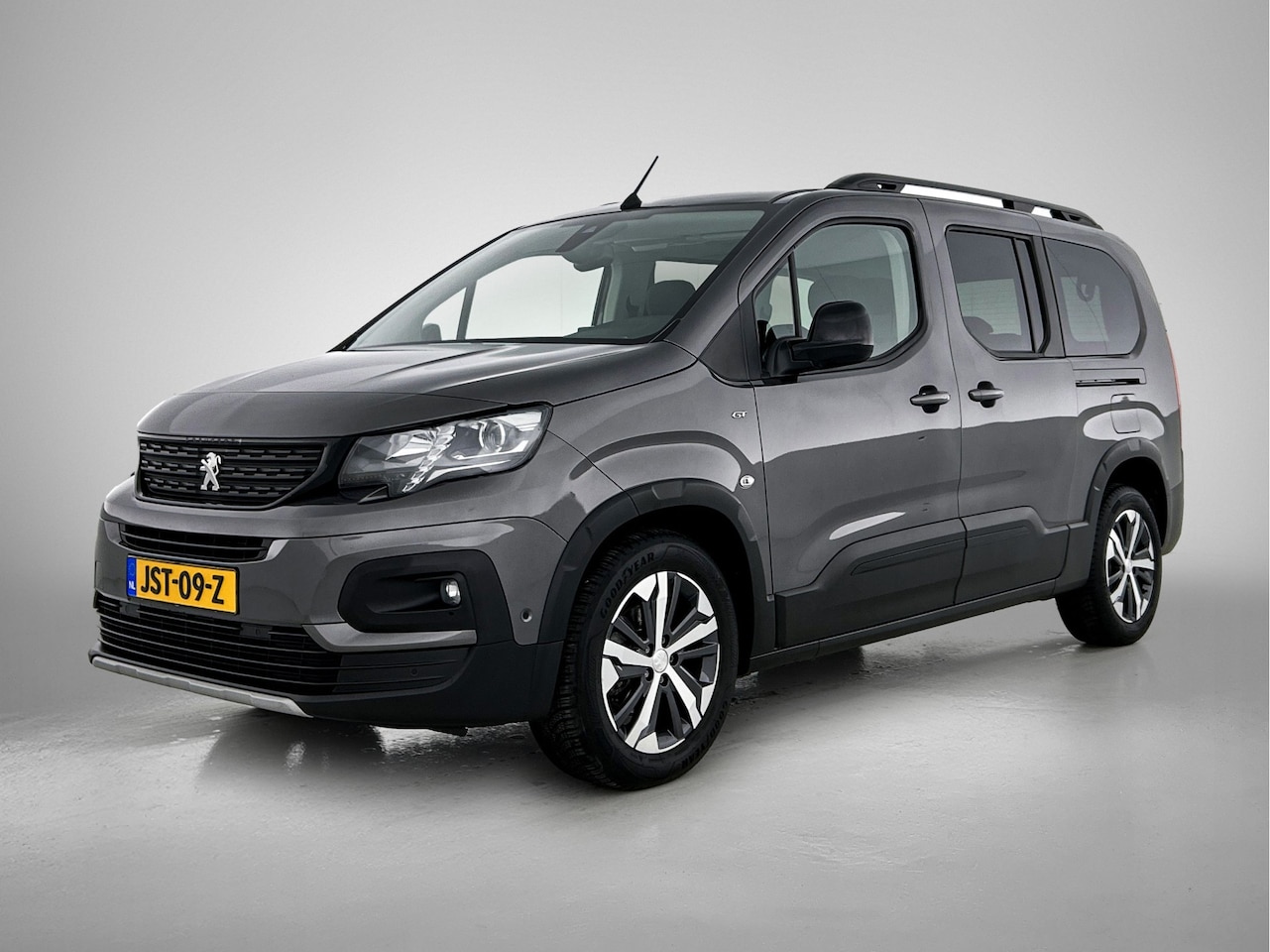 Peugeot Rifter Long - 1.2 Puretech Long GT-Line Direct leverbaar! Rolstoelauto - AutoWereld.nl