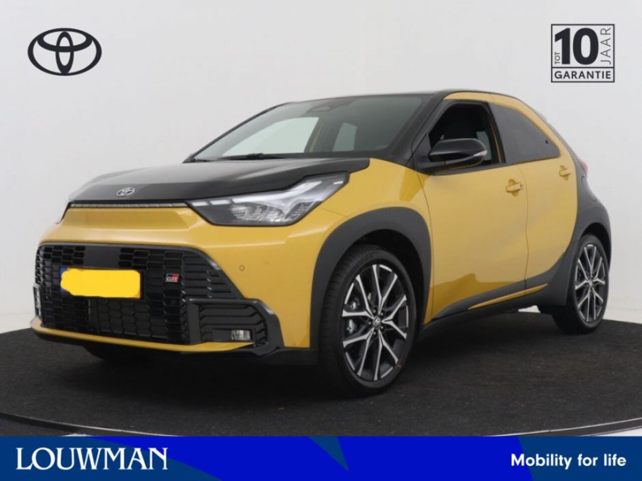 Toyota Aygo X - Hybrid 115 GR Sport | DEMO | Navigatie | Stoel verwarming | PDC | ACC | 18" LMV - AutoWereld.nl