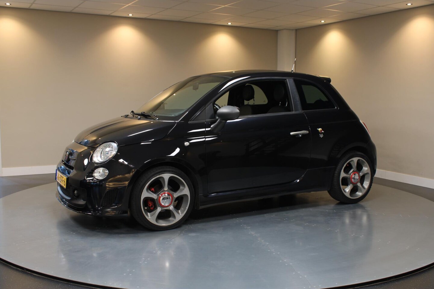 Fiat 500 Abarth - Abarth Look 0.9 TwinAir *Pano* Leer|Navi|BT - AutoWereld.nl