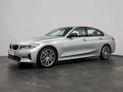 BMW 3-serie - 330e eDrive Edition Sport Line | Stoelverwarming | Hi-Fi | Lederen bekleding | PDC voor en