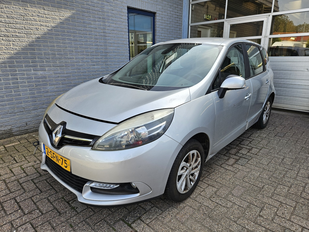 Renault Scénic - 1.2 TCe Expression Motor defect - AutoWereld.nl