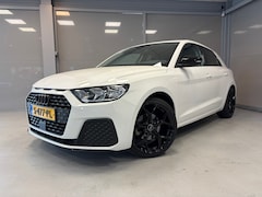 Audi A1 Sportback - Pro Line 30TFSi 110pk | 18" Zwarte lichtmetalen velgen | Carplay | Donker getint glas | Cr