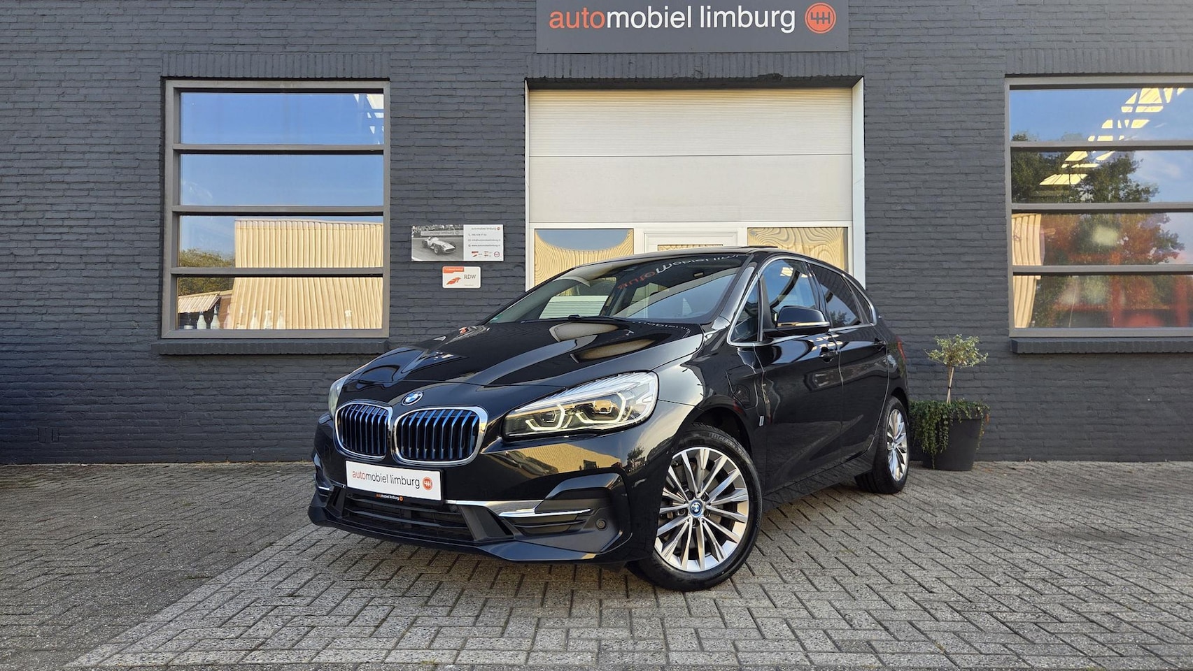 BMW 2-serie Active Tourer - 225xe iPerformance Luxury Line | LEDER DAKOTA | PANODAK | LED | PARKEERPAKKET | KEYLESS - AutoWereld.nl