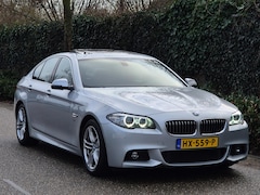 BMW 5-serie - 520i High Executive 6mnd Autotrust GARANTIE M Sport Schuifdak Apple CarPlay 2e eigenaar di