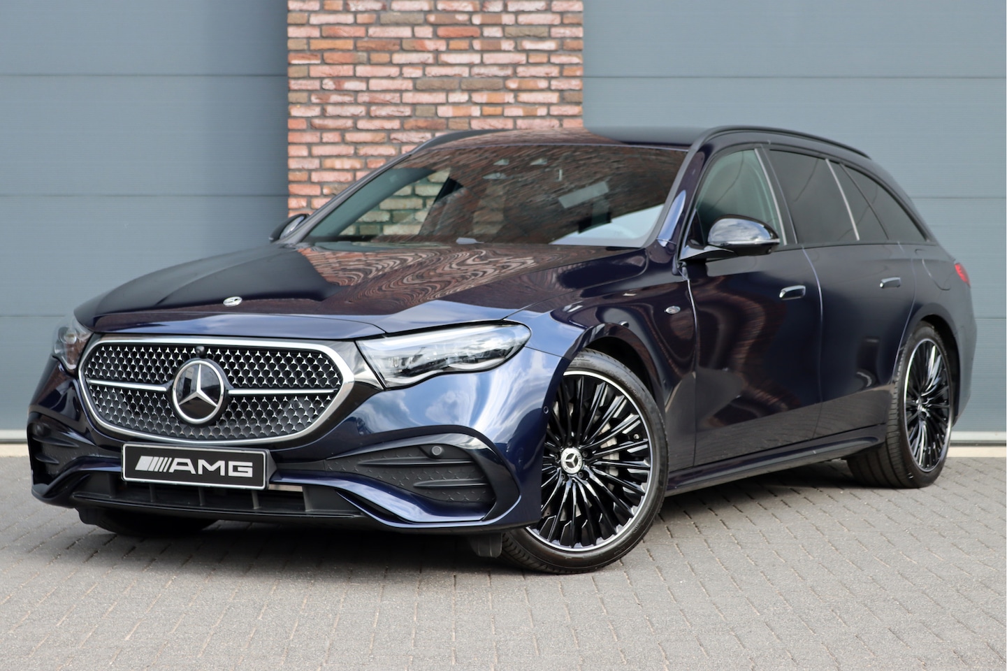 Mercedes-Benz E-klasse Estate - 300 e AMG Line | Distronic+ | Memory | Burmester | Surround Camera | Trekhaak | Digital Li - AutoWereld.nl