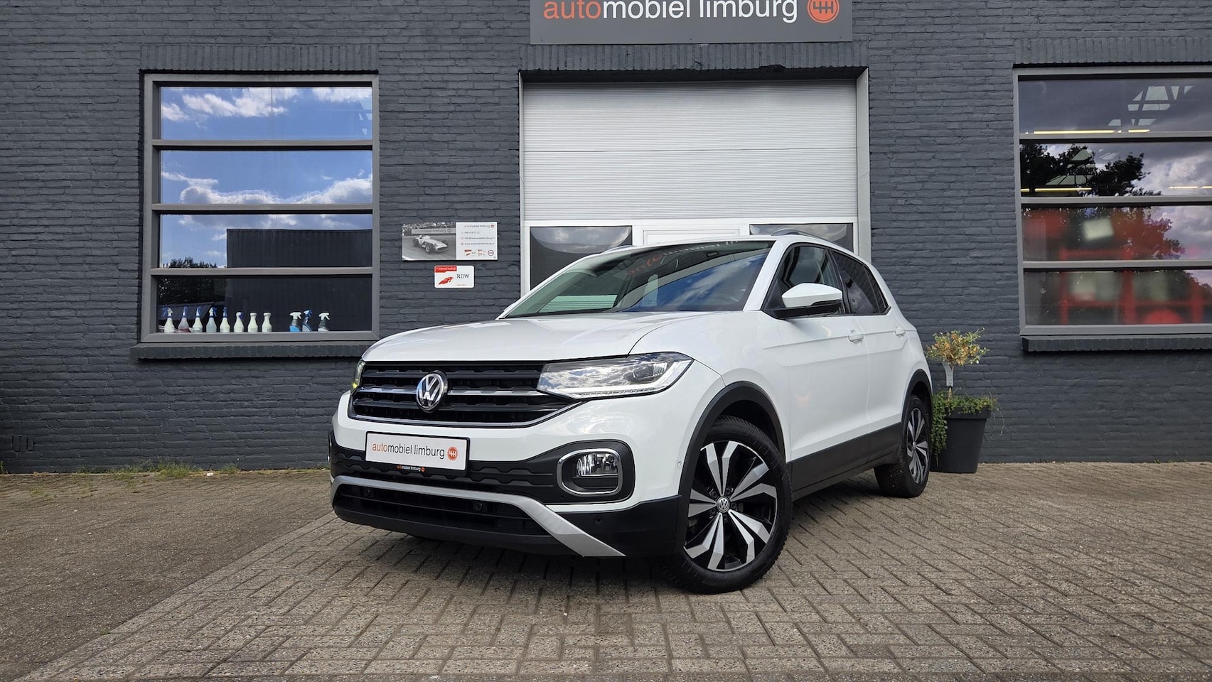 Volkswagen T-Cross - 1.0 TSI Style | DSG | ACC | LED | DIGITAL COCKPIT | CAMERA | WINTERPAKKET - AutoWereld.nl