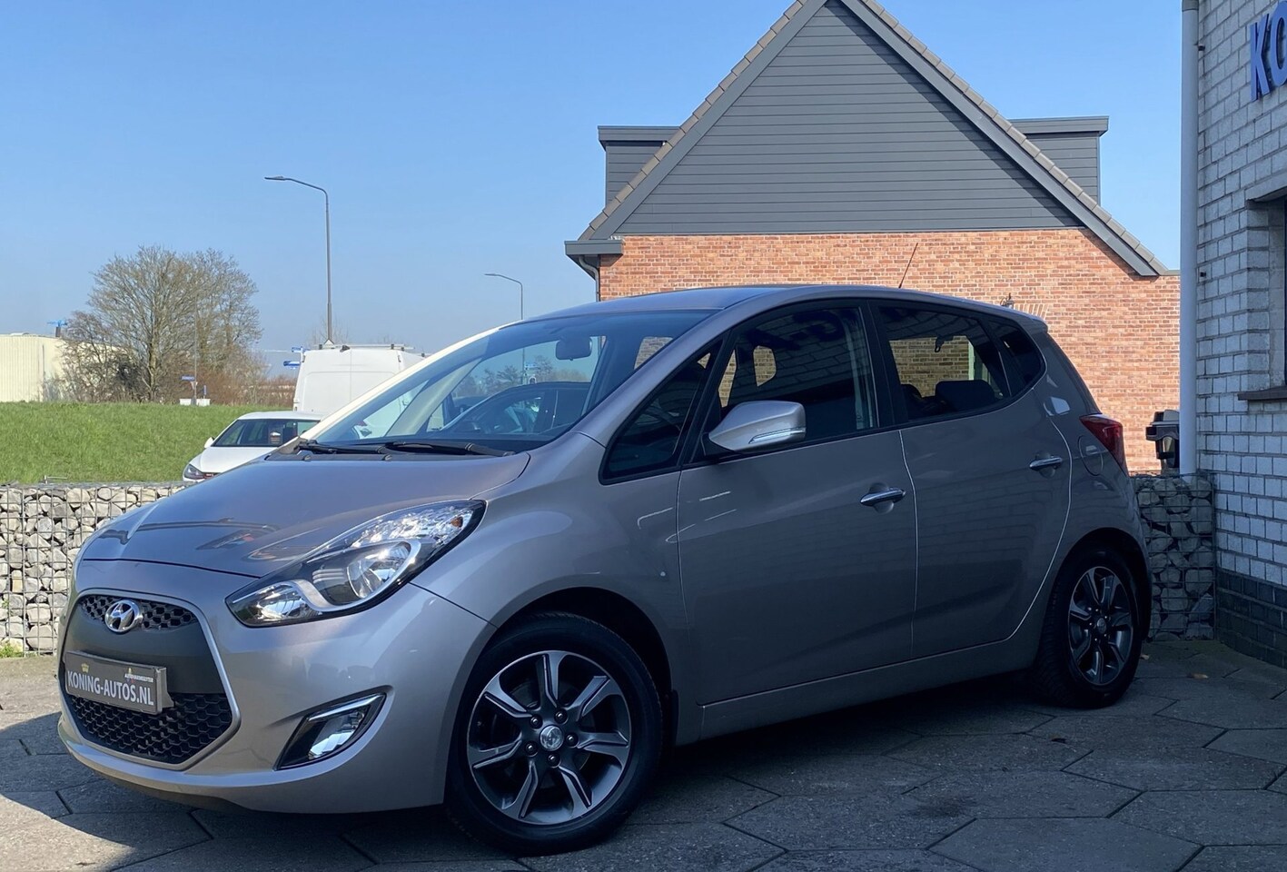 Hyundai ix20 - 1.4i Go!/ Camera / AC/ Navi/ Nw. APK/ NAP/ 1e eig./ Trehaak - AutoWereld.nl