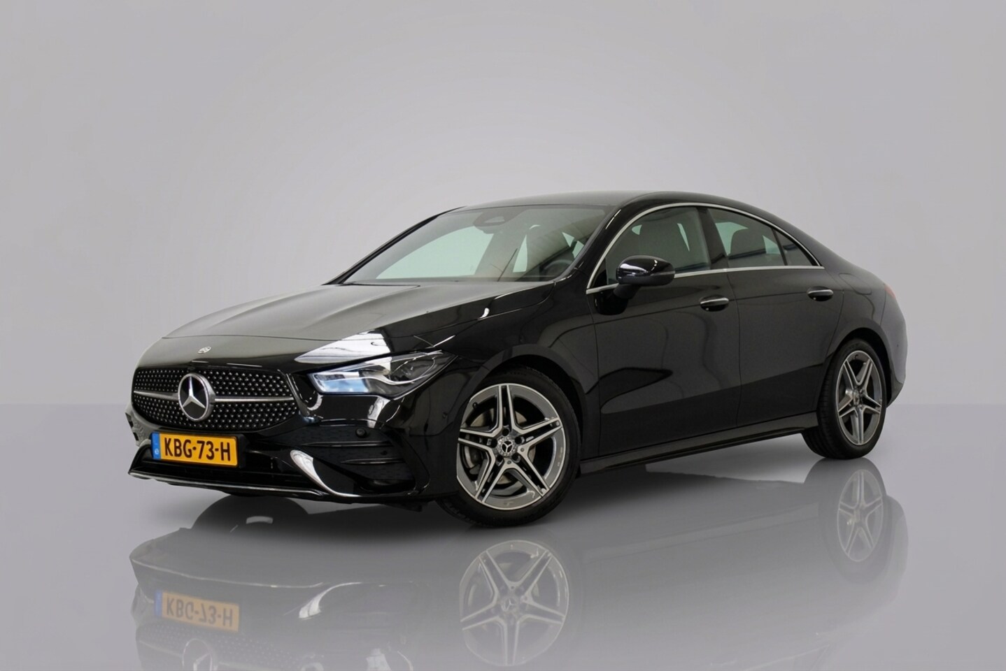Mercedes-Benz CLA-Klasse - 180 AMG Line 180 AMG Line 136PK, SFEERVERLICHTING | STUUR/STOELVERWARMING | MBUX | LED - AutoWereld.nl