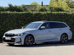 BMW 3-serie Touring - 330e | M-Sport Pro | Panorama | Camera | Getint Glas | HiFi