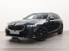 BMW 5-serie Touring - 550e xDrive M Sport Automaat / Panoramadak / Comfort Access / Stoelventilatie / Bowers & W