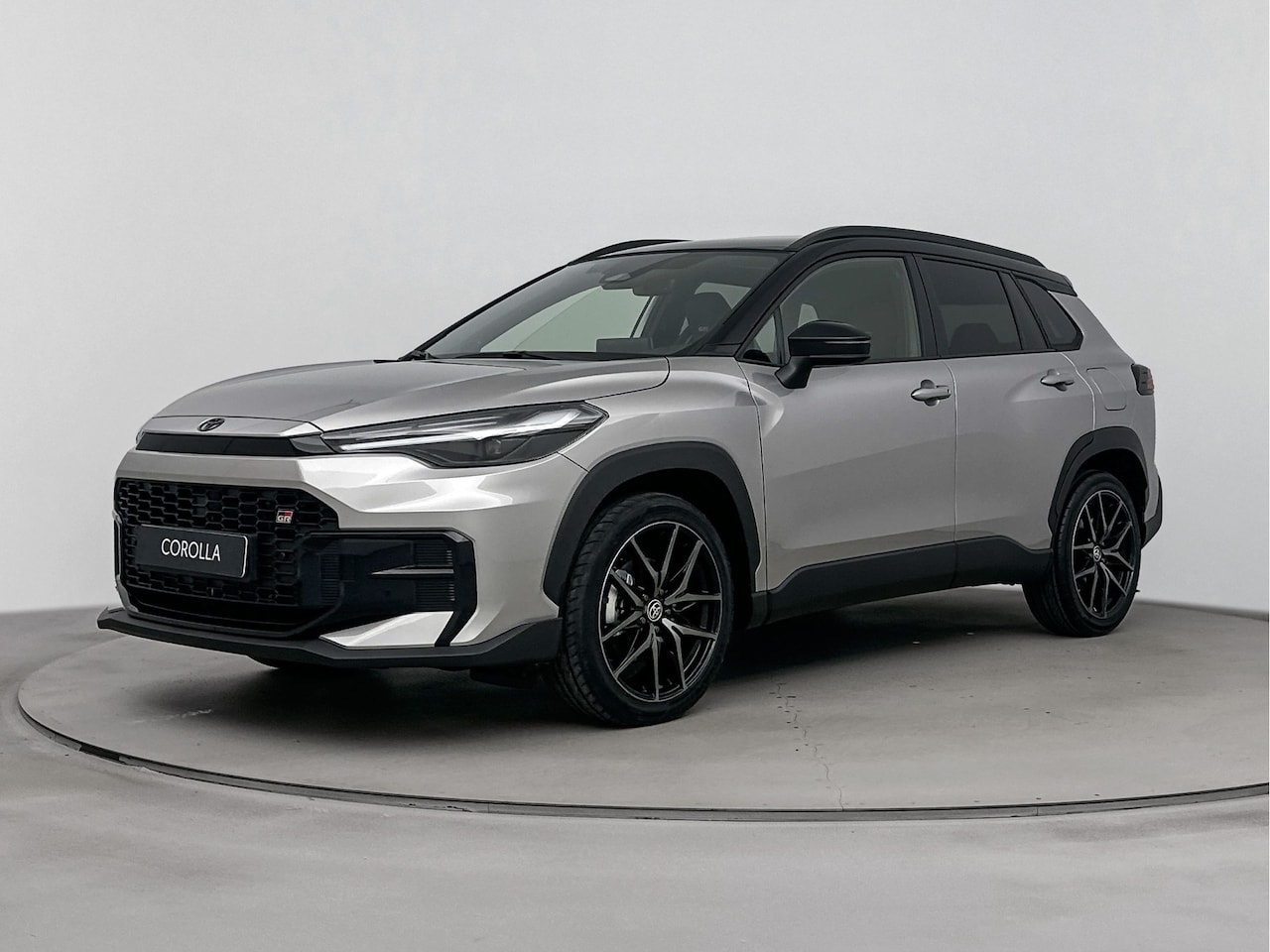 Toyota Corolla Cross - Hybrid 180 GR Sport | Apple Carplay & Android Auto | Parkeercamera | Onderweg-naar-dealer* - AutoWereld.nl