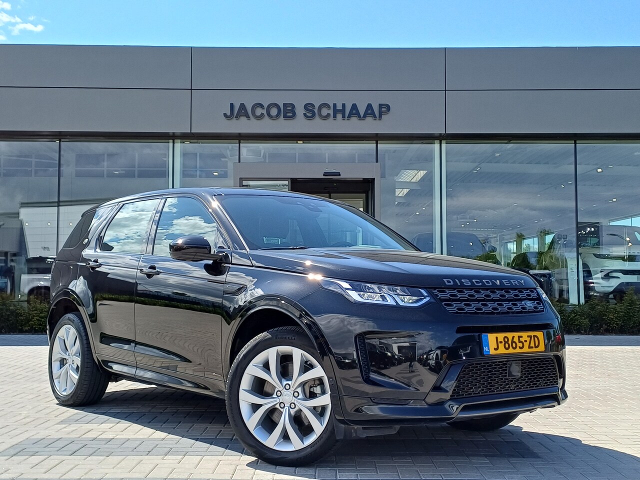 Land Rover Discovery Sport - P300e R-Dynamic S | Head-up Dispay | Afn. trekhaak | NL Auto - Nieuw door ons geleverd | - AutoWereld.nl
