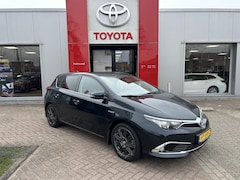 Toyota Auris - 1.8 Hybrid Executive Go Trekhaak | Stoelverwarming | Parkeersensoren | Parkeer assistent |