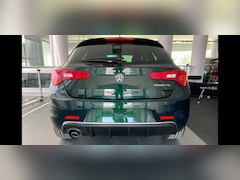 Alfa Romeo Giulietta - 1.4 Turbo Sport Verde Visconti - Lederen bekleding - Xenon - bomvol
