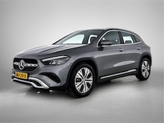 Mercedes-Benz GLA-Klasse - 180 Star Edition Luxury Line | Leder | Keyless Go Comfortpakket | Sfeerverlichting | Inclu