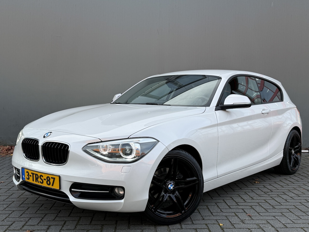 BMW 1-serie - BWJ 2014 114i EDE 102 PK Sport Edition NIEUW BINNEN ! | SUPER OH | NAP | FULL LED | BLUETO - AutoWereld.nl