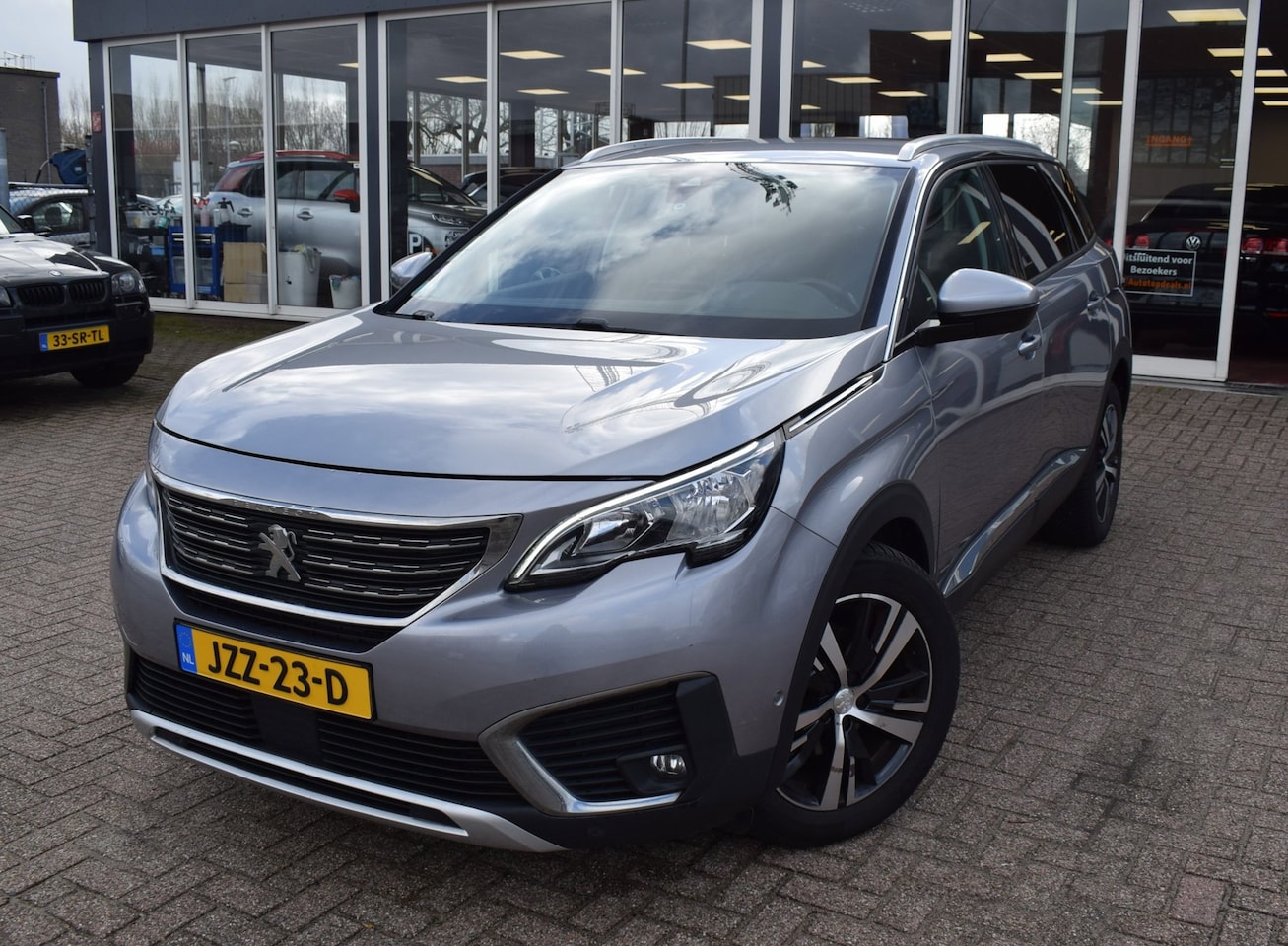 Peugeot 5008 - 1.2 PureTech Allure |7 PERS.|NAVI|CLIMATE CONTROL|CRUISE CONTROL | ACHTERUIT RIJ CAMERA|AN - AutoWereld.nl