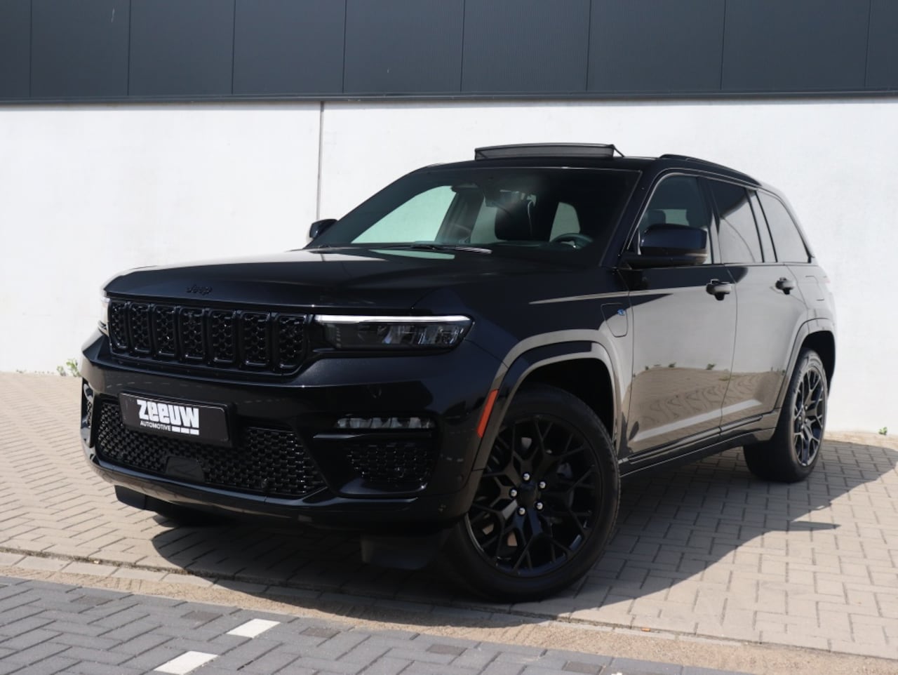 Jeep Grand Cherokee - Summit Reserve 4xe 380pk | Leder | Black Line | Pano | 21" - AutoWereld.nl