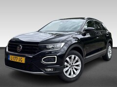 Volkswagen T-Roc - 1.5 TSI Sport | Schuif-kanteldak | | Buitenspiegels elektrisch verstel- en verwarmbaar | C