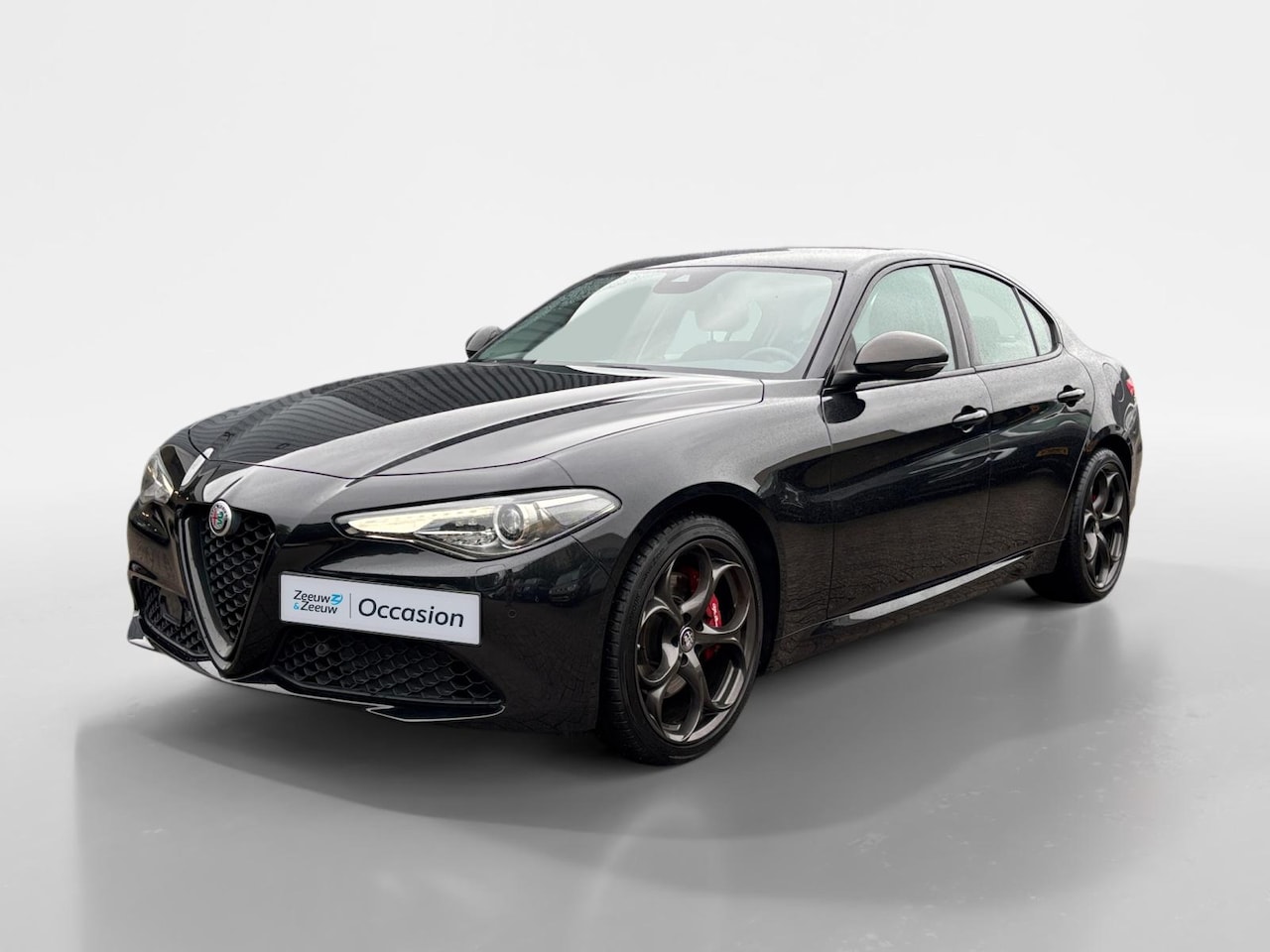 Alfa Romeo Giulia - 2.0T B-Tech | 200PK | 19 INCH | AD.CRUISE | CAMERA | STOEL & STUURVERWARMING | CARPLAY | - AutoWereld.nl