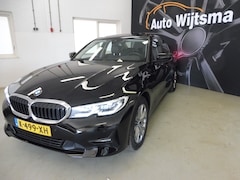 BMW 3-serie - 320e Business Edition Plus Leer | Schuifdak | LED | LMV 17"| NL auto | 1e eig