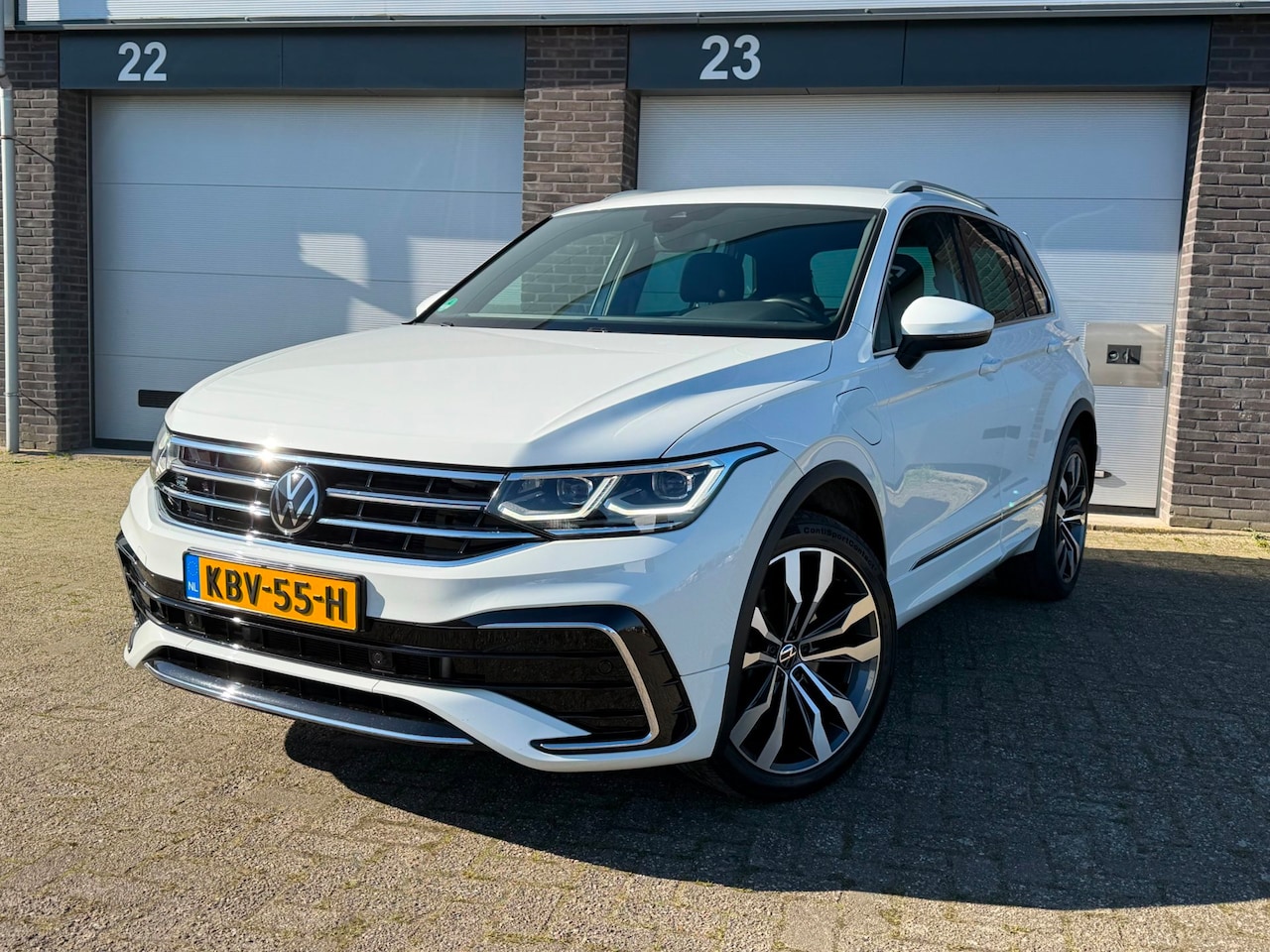 Volkswagen Tiguan - 1.4 TSI eHybrid R-Line Business 1.4 TSI eHybrid R-Line Business+ - AutoWereld.nl