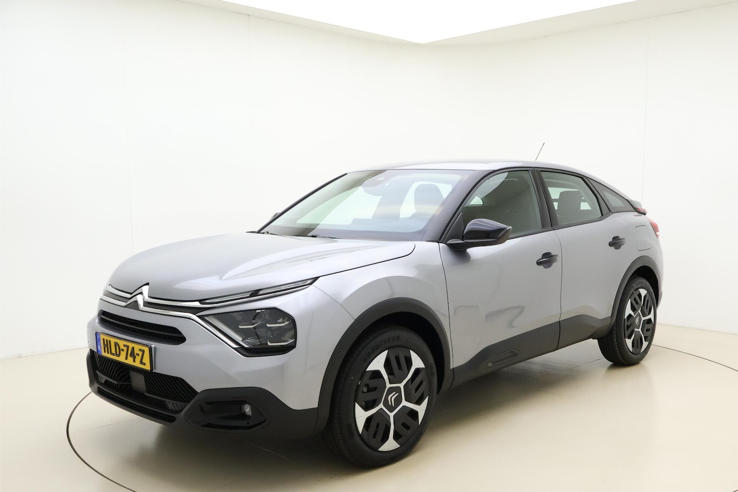 Citroën C4 - 1.2 Puretech Feel 130 PK | Automaat | Camera | Navigatie | Cruise Control | Keyless Entry - AutoWereld.nl