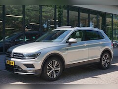 Volkswagen Tiguan - 1.5 TSI ACT Join Schuifkanteldak/Trekhaak