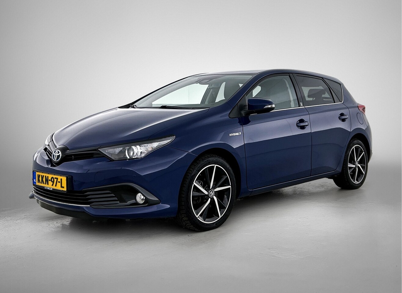 Toyota Auris - 1.8 Hybrid Dynamic | Parkeersensoren voor+achter | Stoelverwarming | Spiegels elektrisch i - AutoWereld.nl