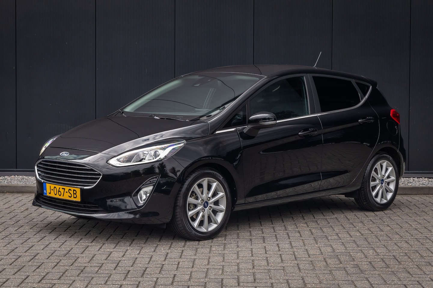 Ford Fiesta - 1.0 EcoBoost Titanium | AUTOMAAT | Dealer o.h. | Keyless-entry | Privacy-glass | Apple car - AutoWereld.nl