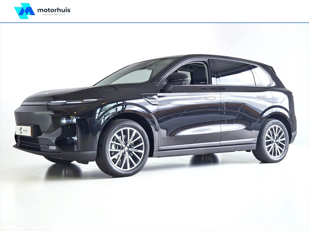 Leapmotor B10 - Hybrid EV 18,8 kWh Design LEDER STOELVERWARMING STOELVERKOLEING PANO 360 CAMERA ELEKTRISCH - AutoWereld.nl