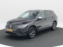 Volkswagen Tiguan Allspace - 1.5 TSi 150 Pk Automaat Move 7persoons | Trekhaak | Panorama Dak | Adaptive Cruise | Camer