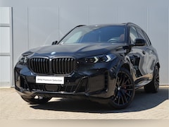 BMW X5 - xDrive50e M Sport Automaat / Panoramadak / Trekhaak / Parking Assistant Professional / Com