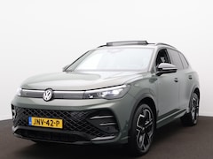 Volkswagen Tiguan - 1.5 eHybrid R-Line Edition 204pk - 20 Inch - Panoramadak - Trekhaak - Navigatie