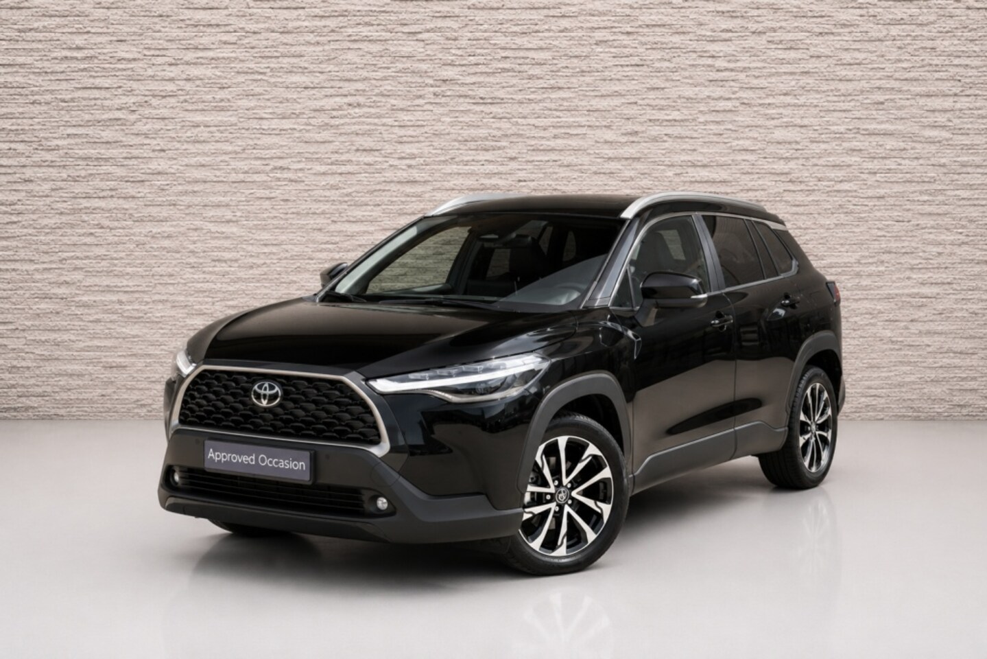 Toyota Corolla Cross - Hybrid 140 Style Automaat | Premium Pack | Stoelverwarming voorstoelen | Stuurwielverwarmi - AutoWereld.nl