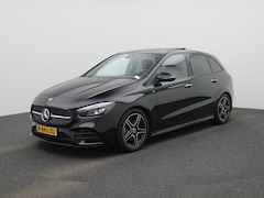 Mercedes-Benz B-klasse - 180 AMG Line AUTOMAAT | PANORAMADAK | CAMERA | NAVIGATIE | LED | HALF-LEDER