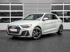 Audi A1 Sportback - 25 TFSI S edition | Stoelverwarming | 17" | | Alarm klasse 1(startblokkering) | Apple Carp